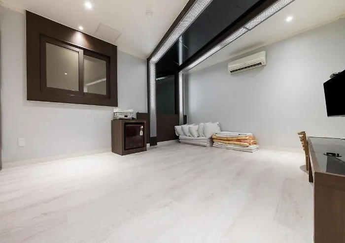 Lien Motel Busan